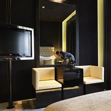 9hotel Mercy فندق 4*