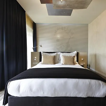 מלון 9hotel Mercy 4*