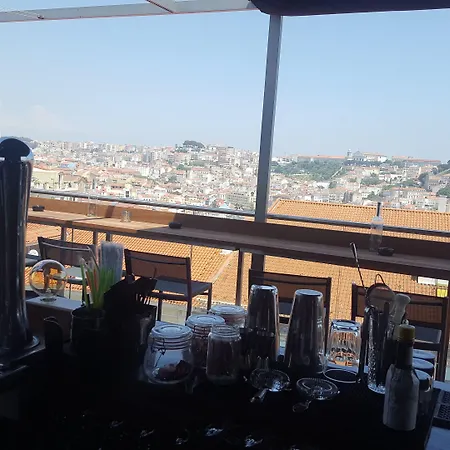 9hotel Mercy מלון 4*