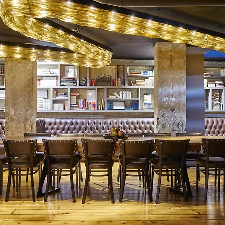 9hotel Mercy מלון 4*