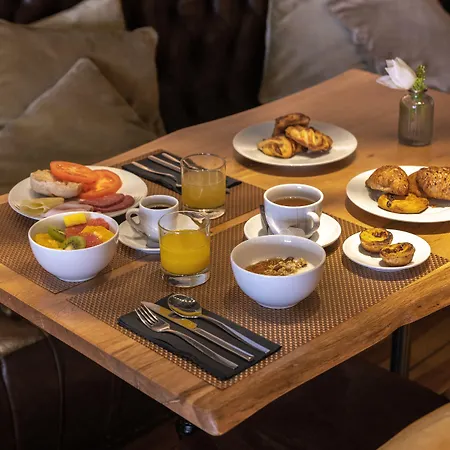 9hotel Mercy فندق