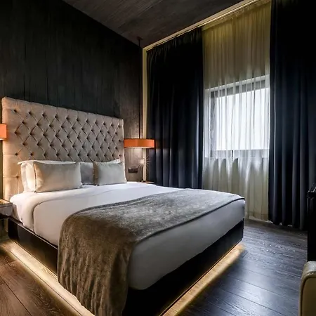 מלון 9hotel Mercy 4*