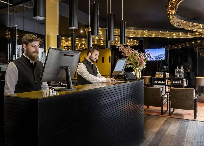 9hotel Mercy Otel 4*