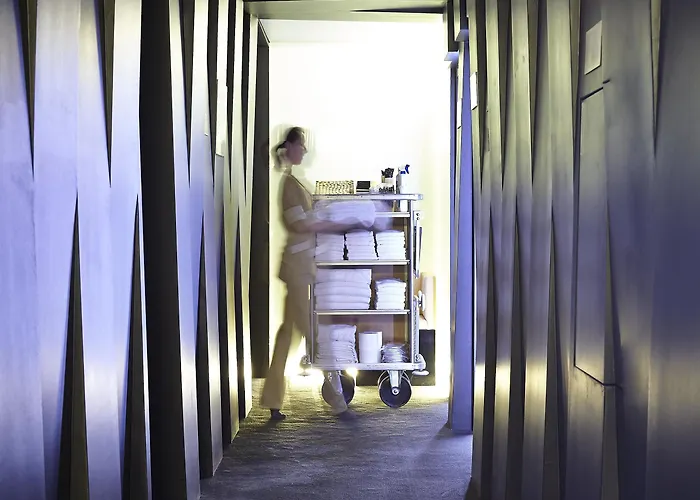 9hotel Mercy Otel 4*