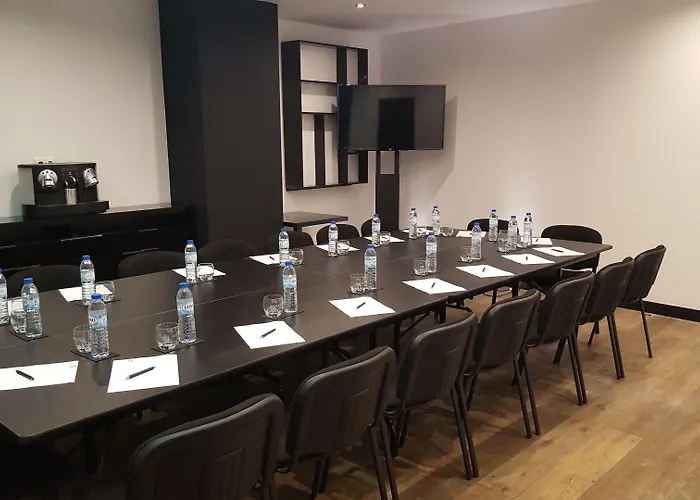 9hotel Mercy Otel 4*