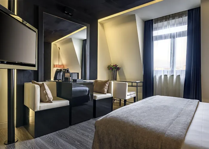 Otel 9hotel Mercy 4*