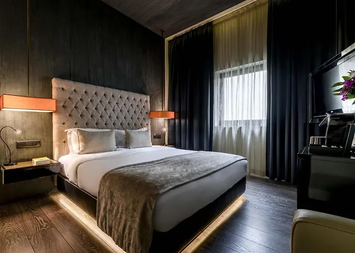 Otel 9hotel Mercy 4*