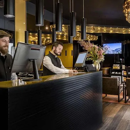 9hotel Mercy Hotell 4*