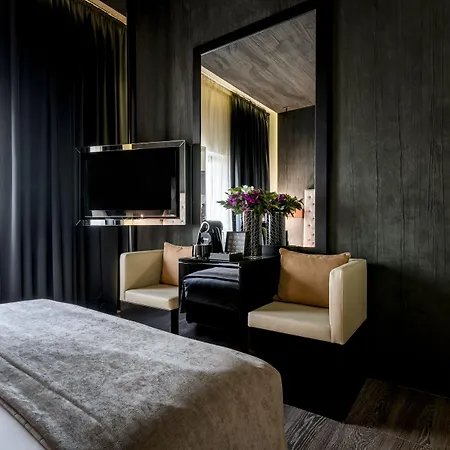 9hotel Mercy Hotel