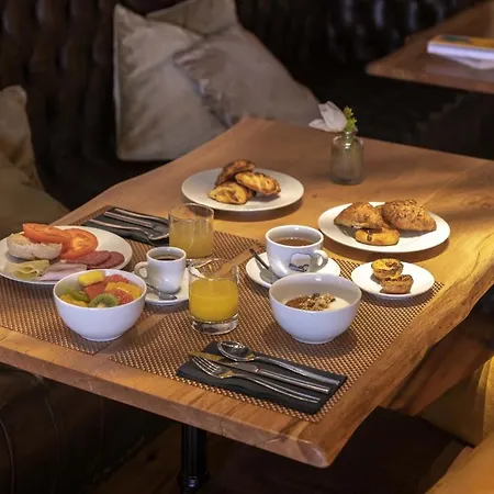 9hotel Mercy فندق