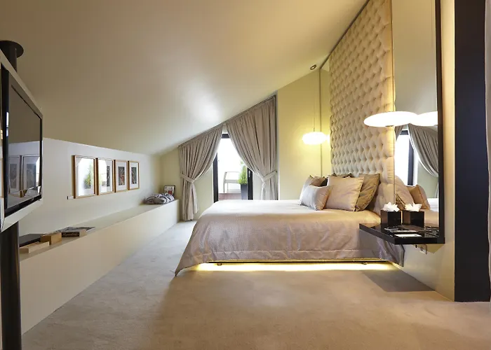 9hotel Mercy 4* Лиссабон