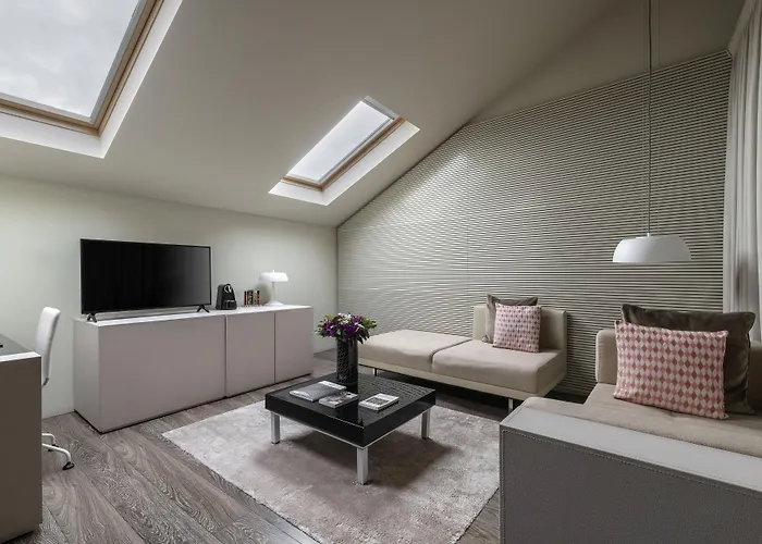 9hotel Mercy Отель