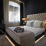 9hotel Mercy Otel 4*
