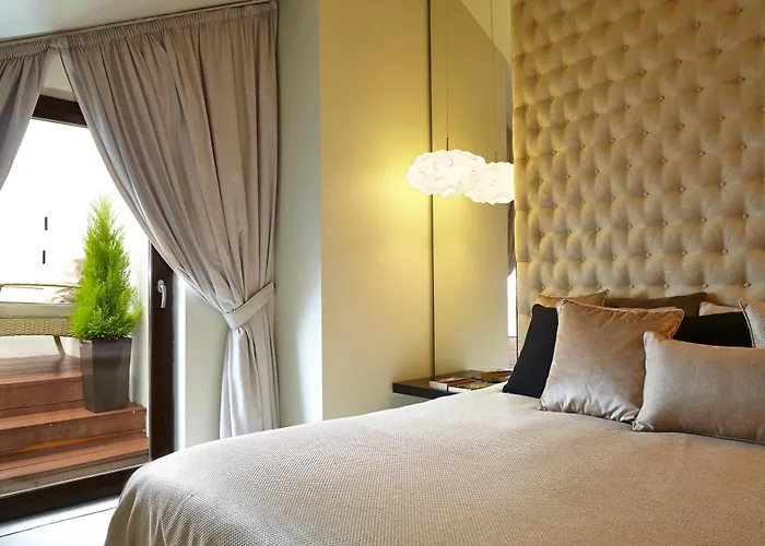 Hotell 9hotel Mercy 4*